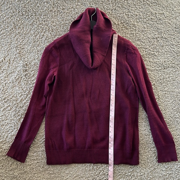 ⭐️Banana Republic Burgundy Cowl Neck Sweater - Picture 5 of 5